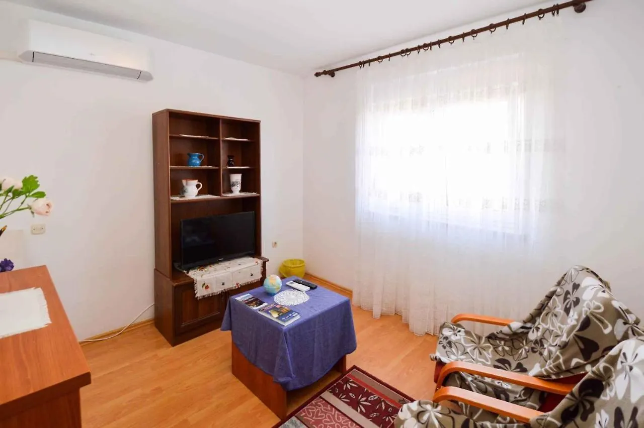 Apartment In Pula - Istrien 43015 Croatia